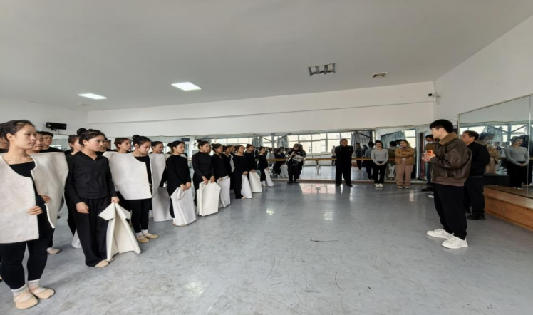 1765875463982087842.gif image.gif